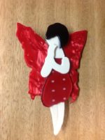 Broche de acetato, hada roja